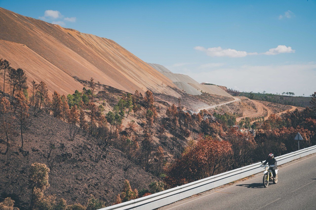 Husqvarna Trek 2025: adventouring alla scoperta del Portogallo